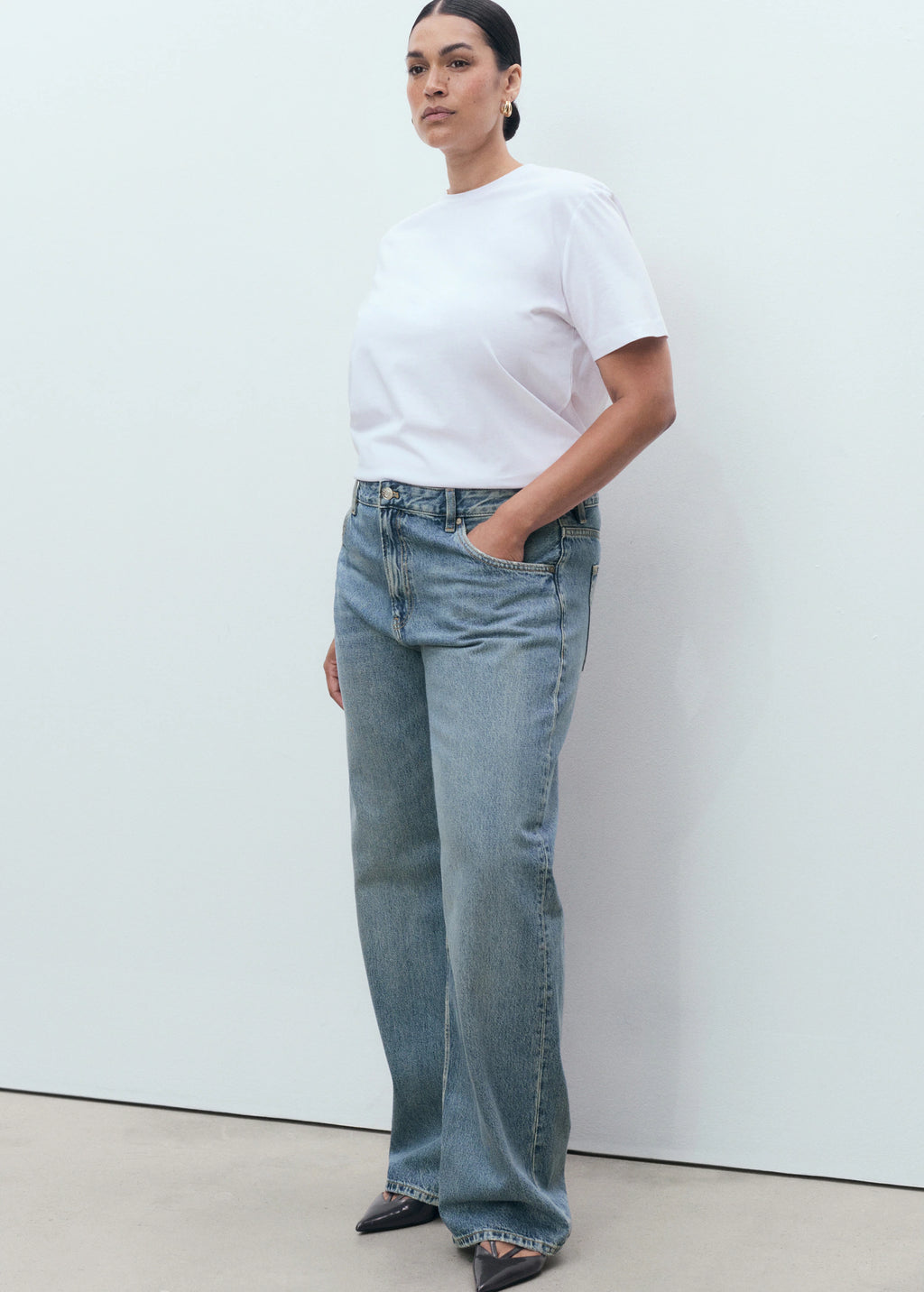 Miami Medium Rise Straight Fit Jeans