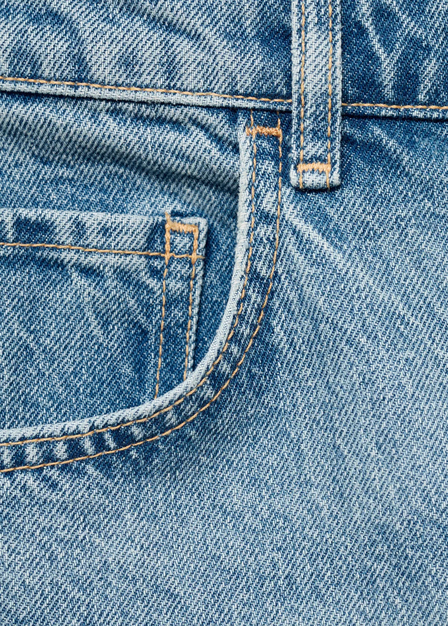 Mid Rise Barrel Jeans