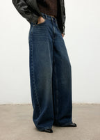 Mid Rise Barrel Jeans
