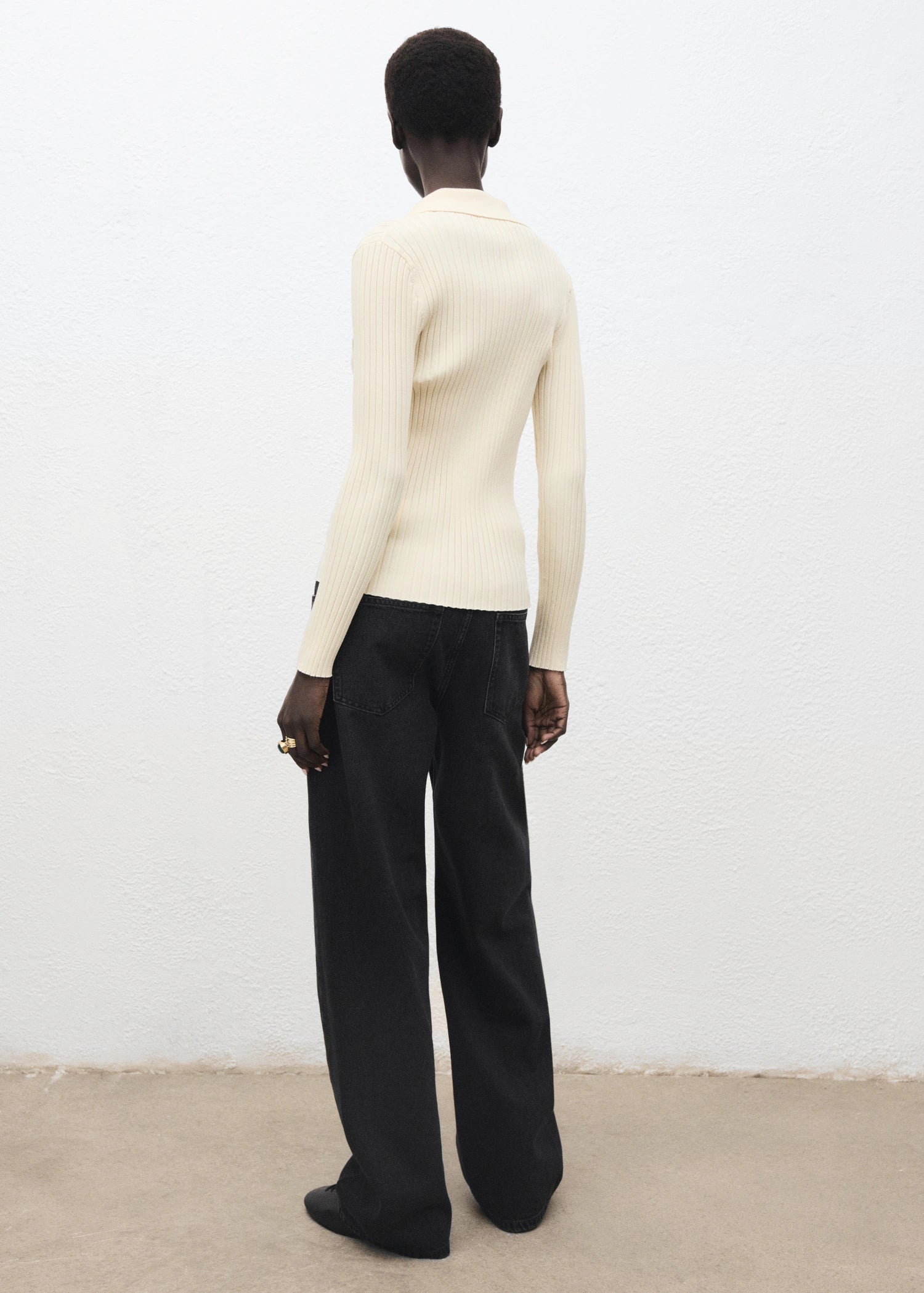 Mid Rise Barrel Jeans