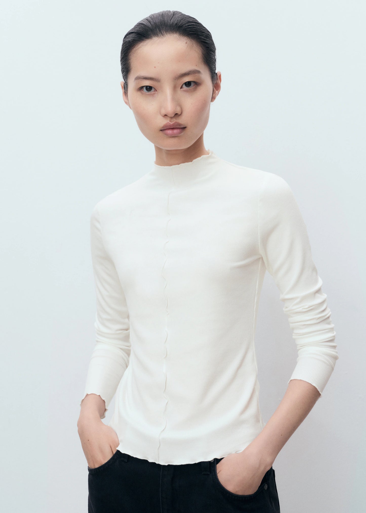 Ribbed T Shirt With Scalloped Trim