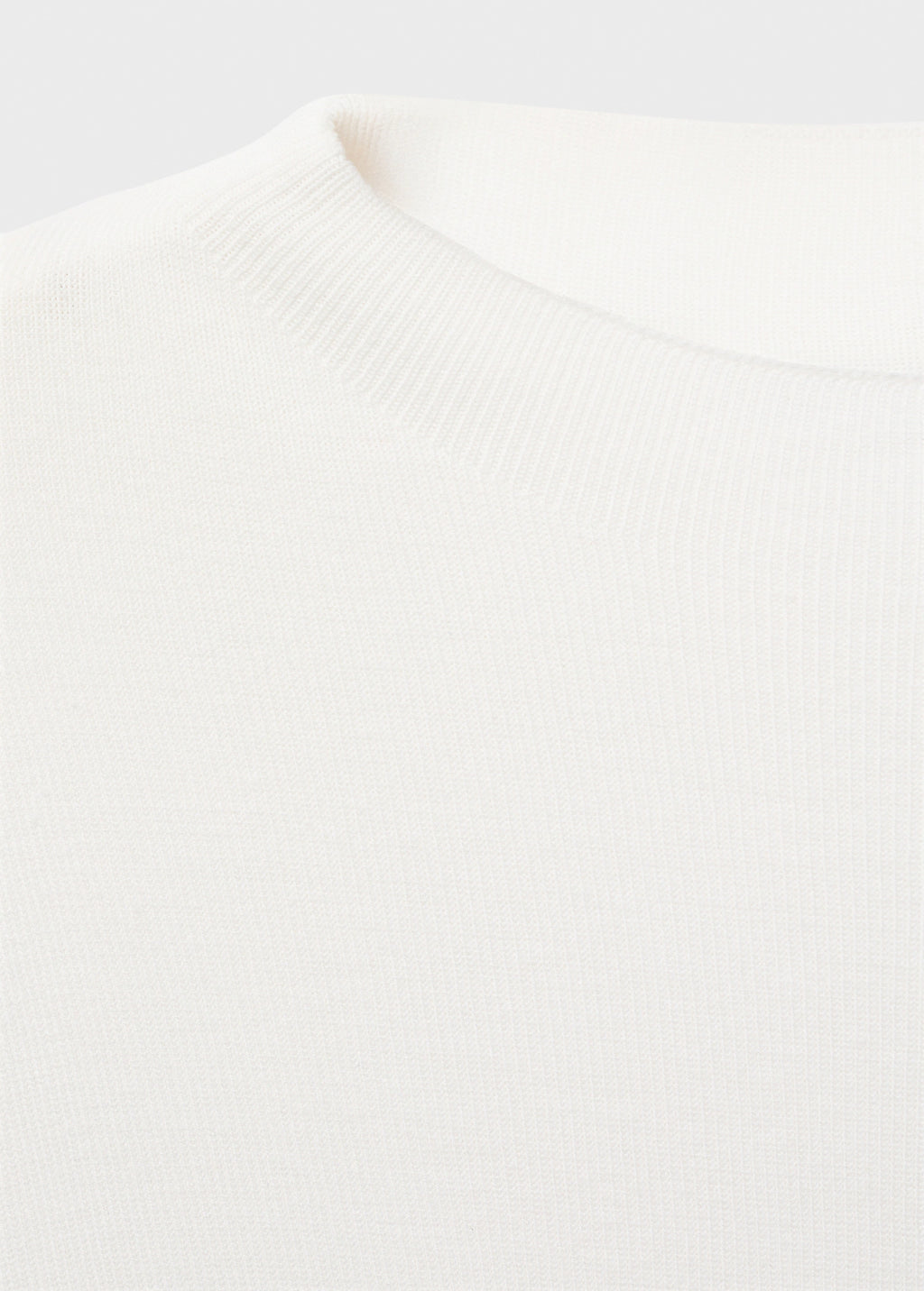 Short Sleeved Fine Knit Sweater