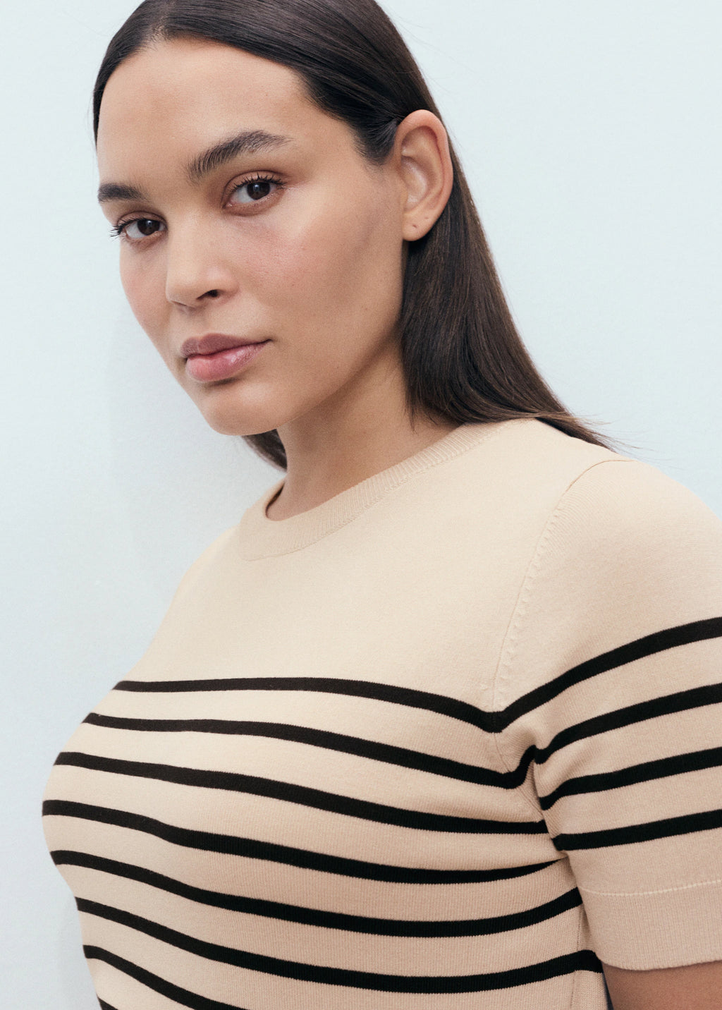 Short Sleeved Fine Knit Sweater