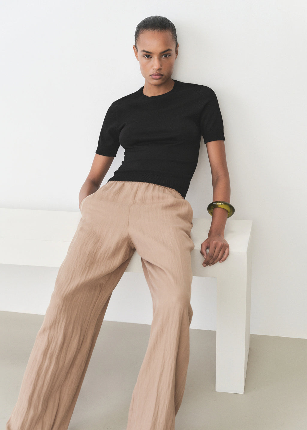 Short Sleeved Fine Knit Sweater