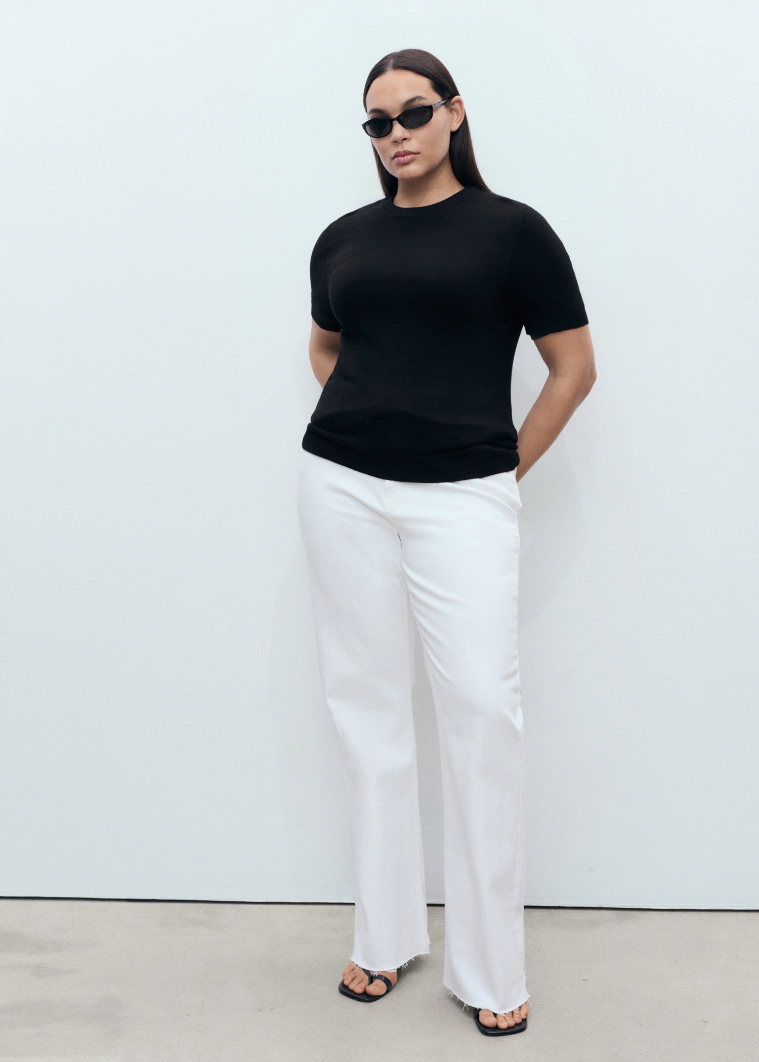 Short Sleeved Fine Knit Sweater