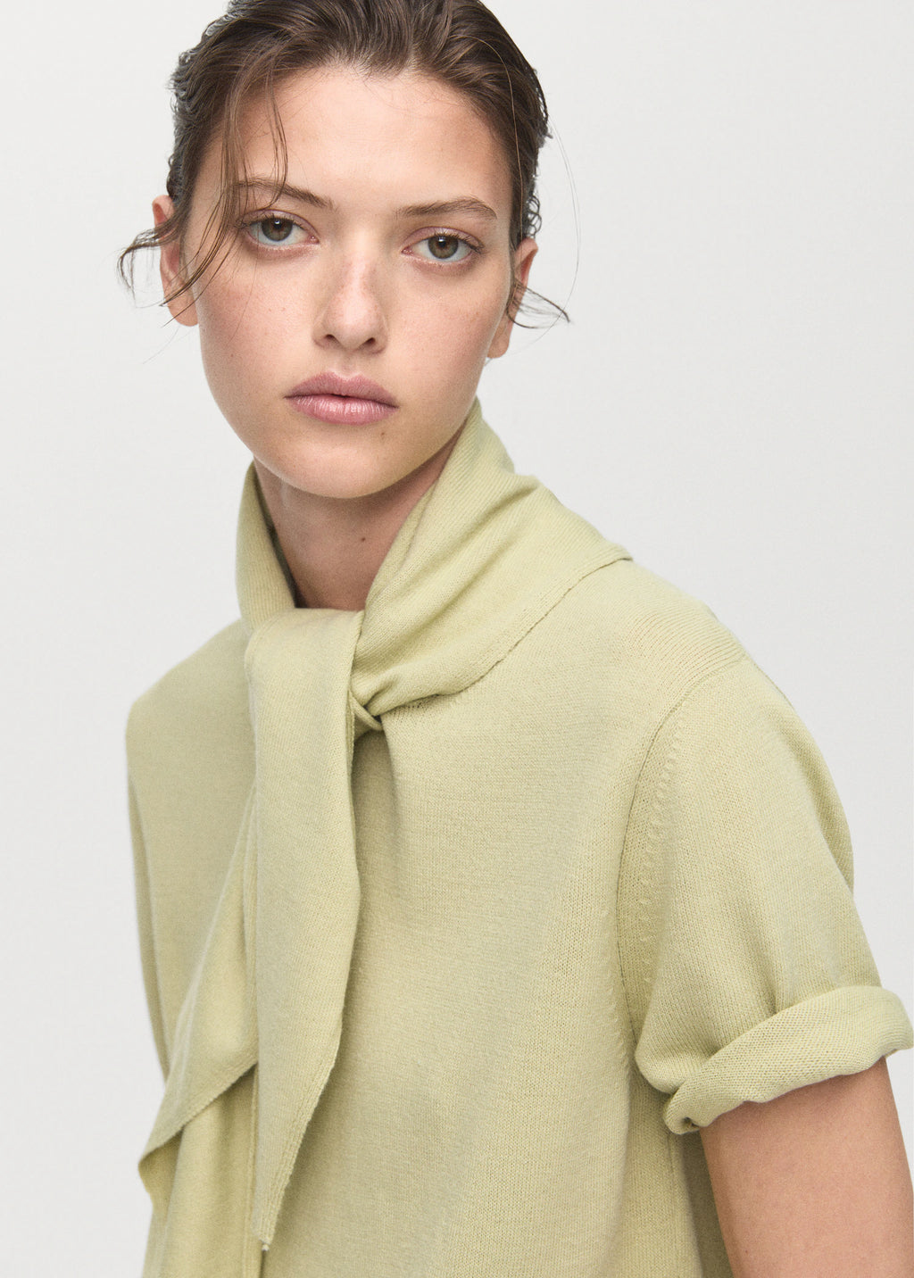 Short Sleeved Sweater With Scarf