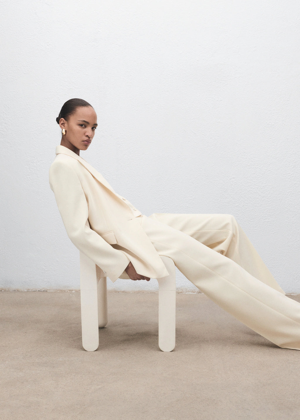 Straight Mid Rise Suit Trousers