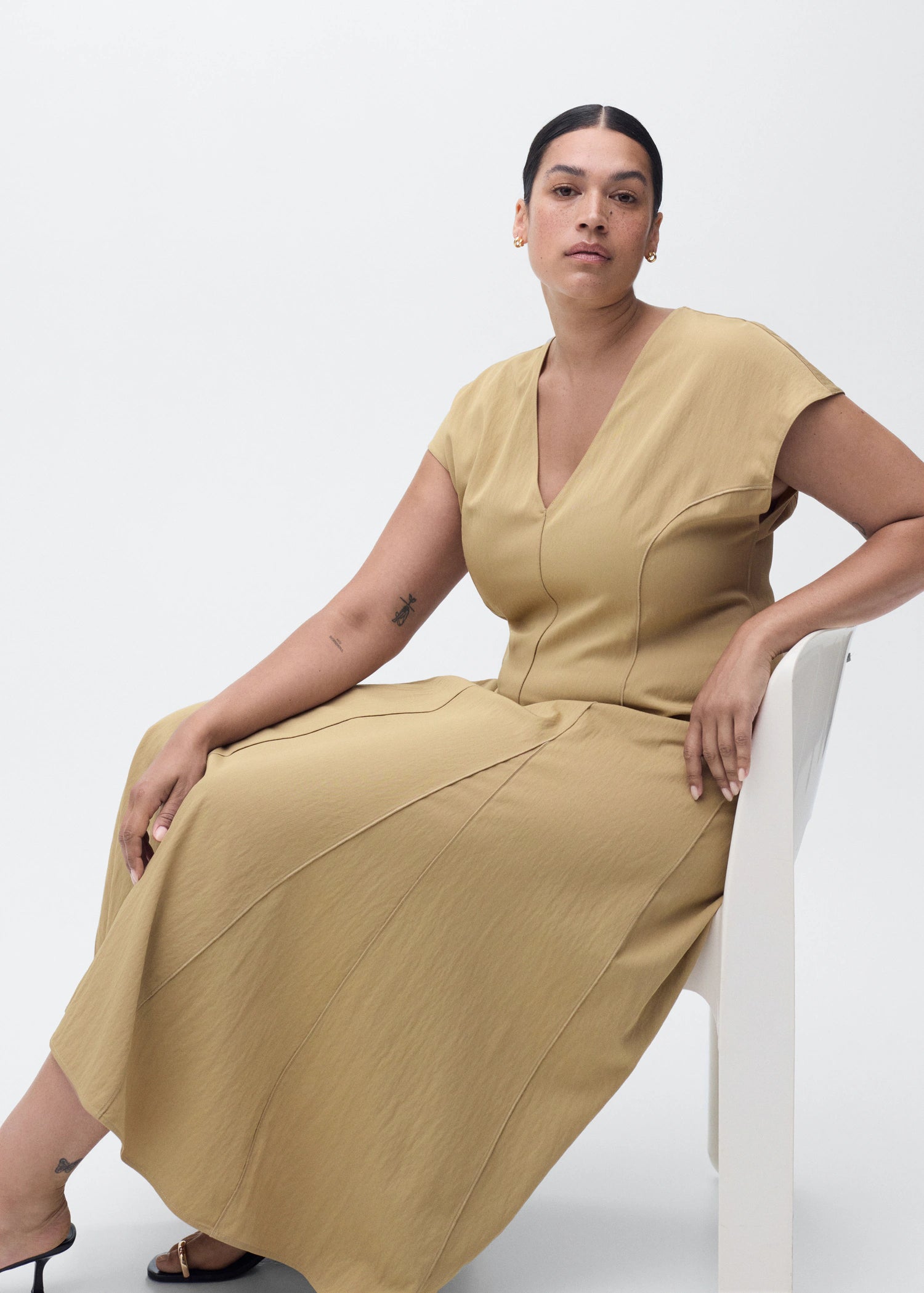 V Neck Dress With Stitching