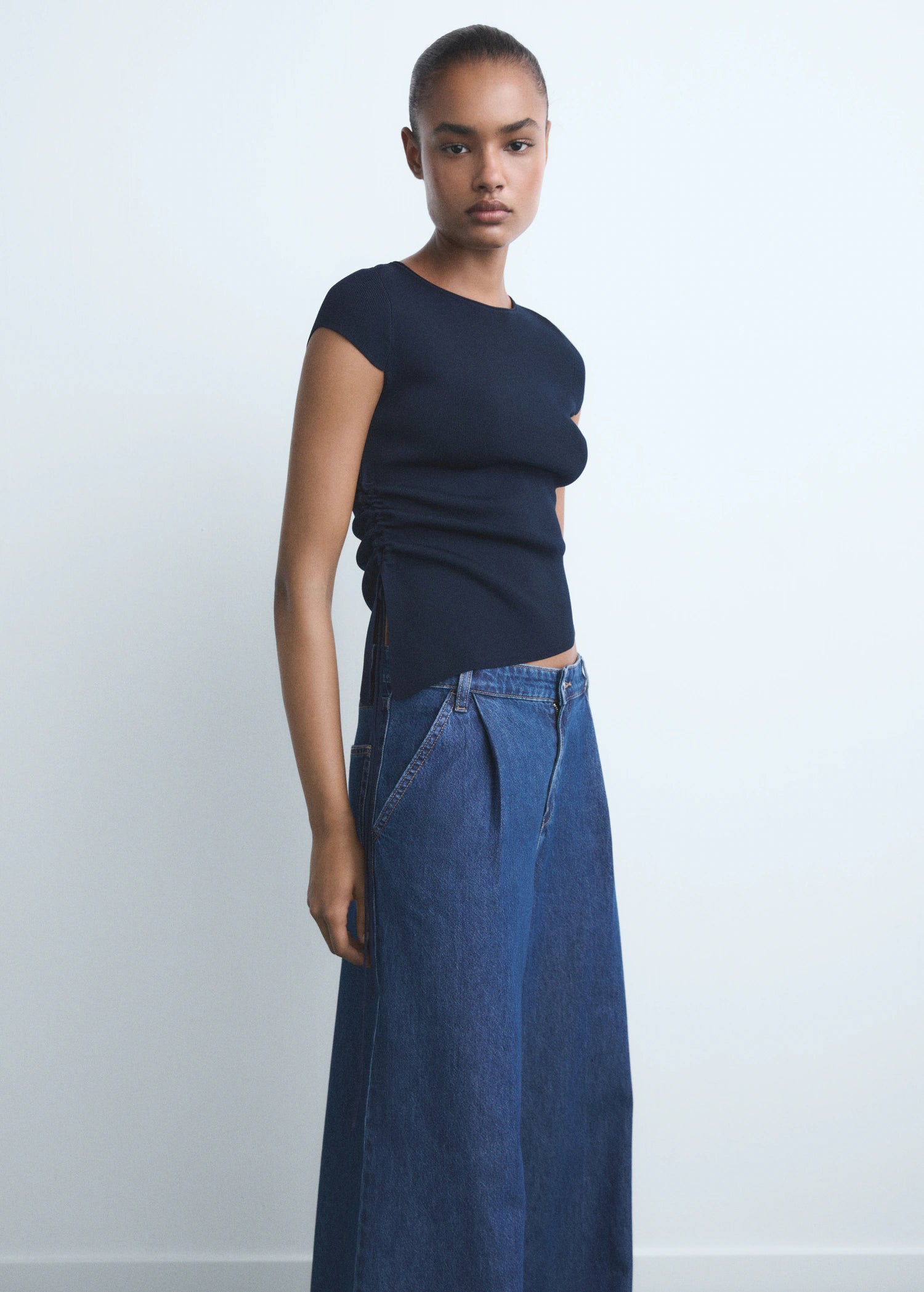 Wide Leg Pleated Jeans